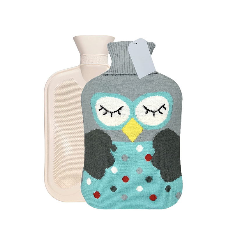 Gjenbrukbar 2 liters varmtvannspose med strikket trekk for menstruasjonssmerter 